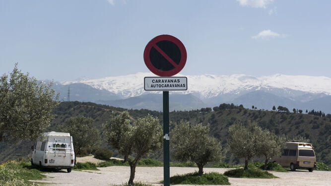 Las autocaravanas 'prohibidas'  llegan al Cerro de San Miguel